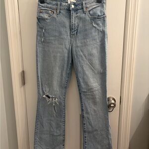 PISTOLA Straight-Leg Cropped Jeans with Knee Distress Light Wash